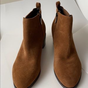 Evolve by Easy Spirit ankle suede boots, size 8.5W